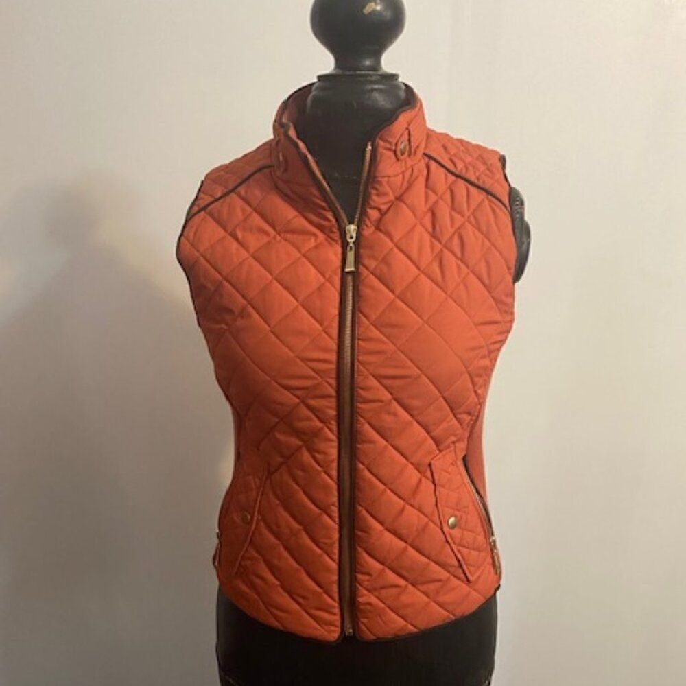Active USA Burnt Orange Quilted zip front vest, size S